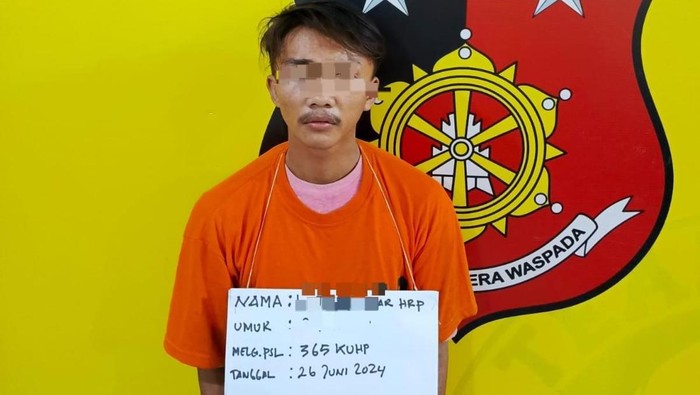 Seorang Pria di Labura Menodongkan Pisau Ke Pengendara